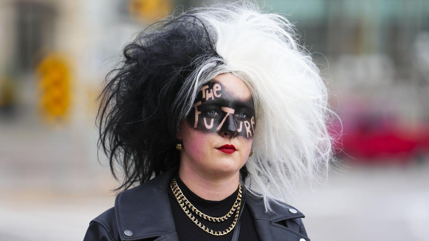 Not just kids: poll suggests more adult 黑料吃瓜网s plan to partake in Halloween fun